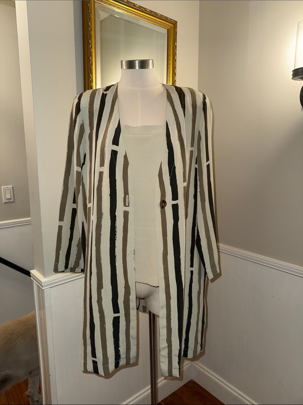 Zonda Nellis Taupe Tank with Multicolored Duster.  Scarf included. Large.